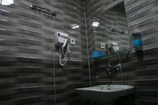 Мини-отель Kipiani Guest house Тбилиси Cемейный номер с собственной ванной комнатой-6