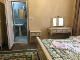 Мини-отель Kipiani Guest house Тбилиси Двухместный номер Делюкс с 1 кроватью и душем-7